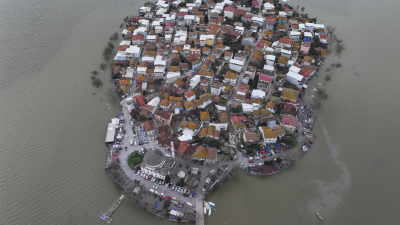 Bursa’nın dünyaca ünlü turizm merkezi Gölyazı’da son yılların en dikkat