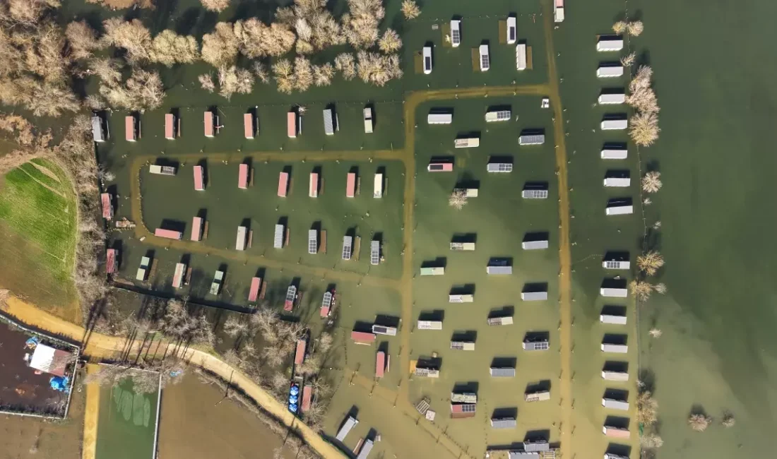 Bursa’da etkili olan şiddetli sağanak yağış sonrası Uluabat Gölü metrelerce