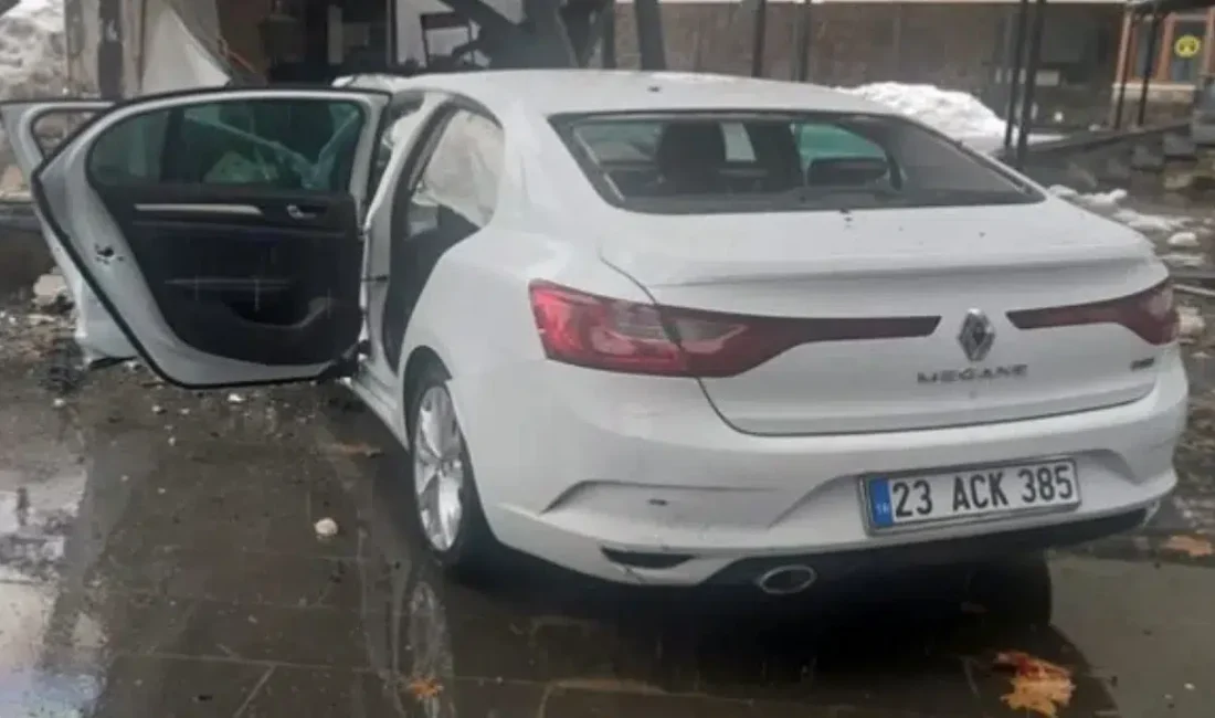 Bingöl-Elazığ kara yolunda kontrolden çıkan bir otomobilin yol kenarındaki lokantaya