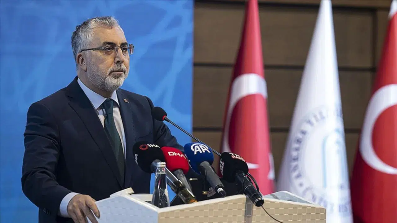 Çalışma ve Sosyal Güvenlik Bakanı Vedat Işıkhan, engelli ve eski