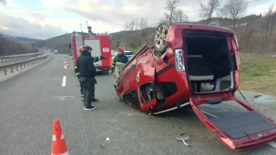 Bilecik’te kontrolden çıkan bir otomobilin takla atması sonucu meydana gelen