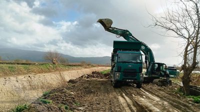 Aydın genelinde etkisini sürdüren yoğun yağışlar taşkın tehlikesini gündeme getirirken