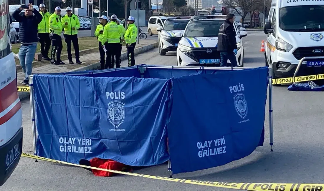 Kahramanmaraş’ta yolun karşısına geçmeye çalışırken tırın çarpması sonucu hayatını kaybeden