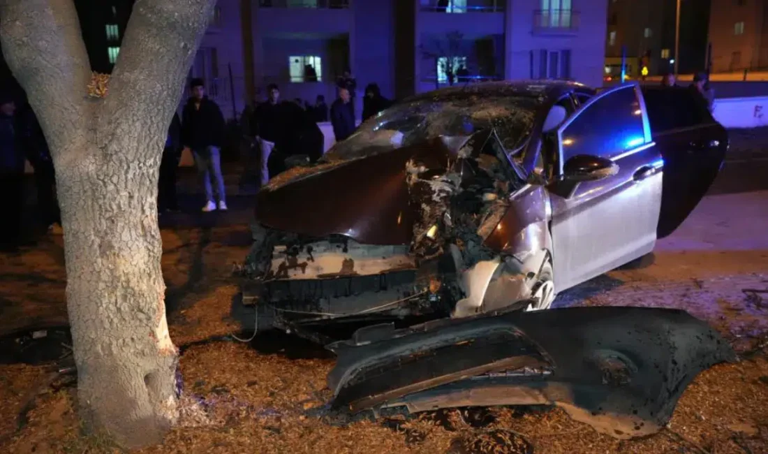 Kırıkkale’de sürücüsünün direksiyon hakimiyetini kaybetmesiyle kontrolden çıkan bir otomobilin yol