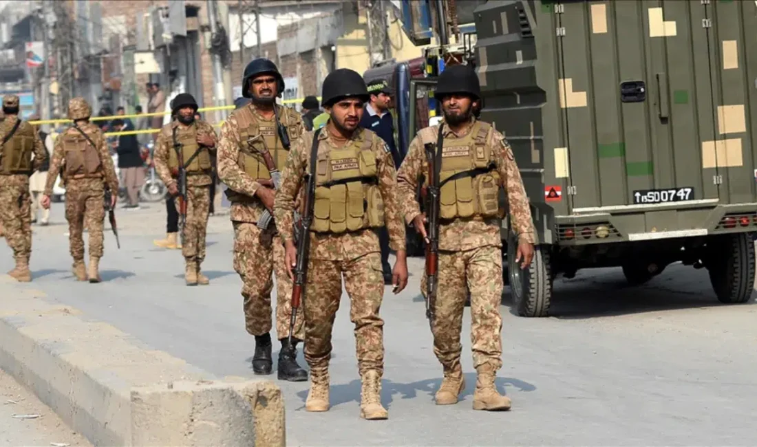 Pakistan ile Afganistan arasındaki sınır hattında uzun süredir devam eden