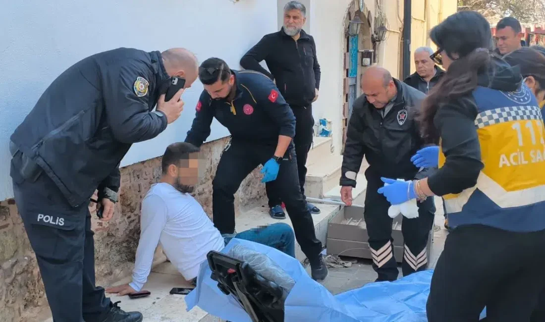 Antalya’nın kalbi Kaleiçi’nde video çekme meselesi yüzünden başlayan sözlü tartışma