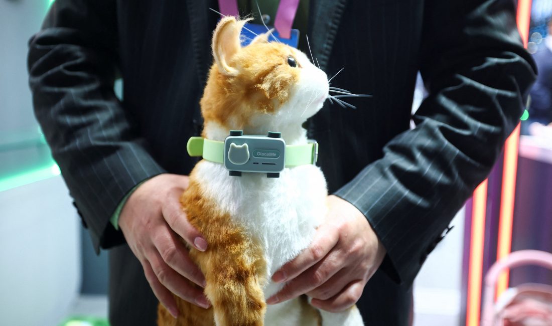 Mobil Dünya Kongresi 2026’da sahneye çıkan ve evcil hayvan sahiplerini