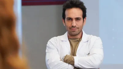 Türk televizyon tarihinin unutulmaz karakterlerine hayat veren Buğra Gülsoy’un biyografisi