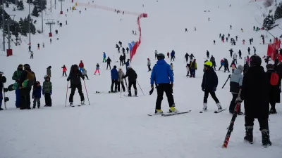 Kış mevsiminin etkisini iyice hissettirmesiyle birlikte Türkiye’deki popüler kayak merkezlerinde