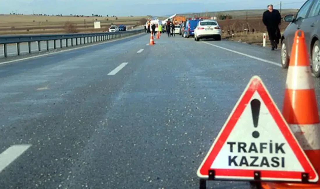 Giresun’un Tirebolu ilçesinde kontrolünü kaybeden bir hafif ticari aracın dere