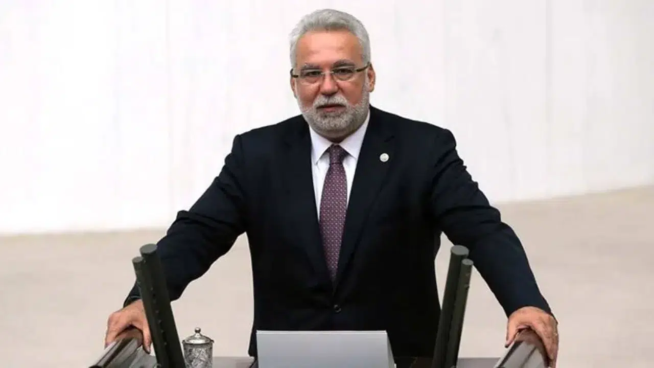 Türk siyasetinin önemli isimlerinden biri olan Hüseyin Kocabıyık’ın disiplin süreci