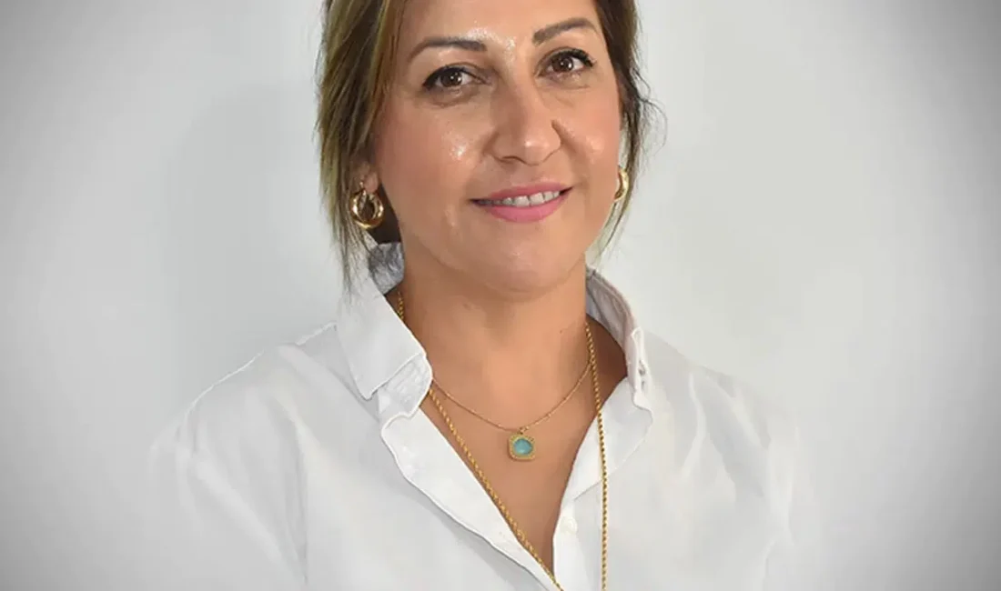 Antalya siyasetinde hareketli dakikalar yaşanırken Kadın Kolları Başkanlığı koltuğuna Füsun