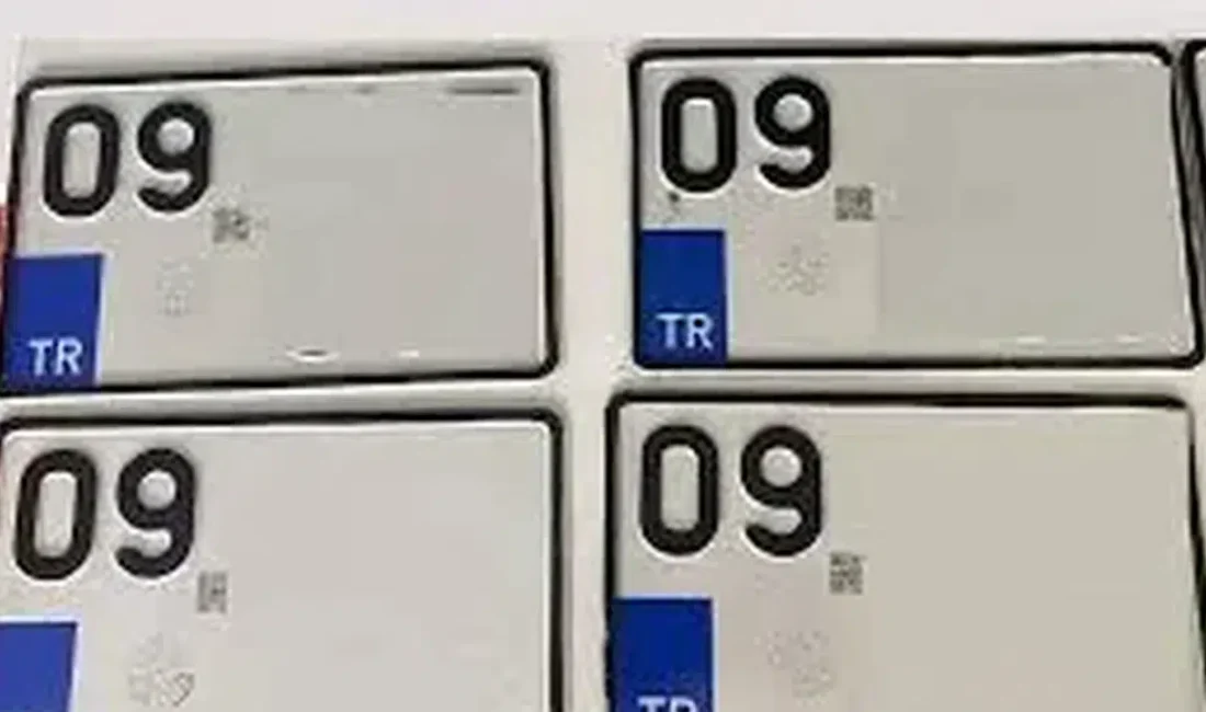 Türkiye’deki milyonlarca araç sahibini yakından ilgilendiren plaka standartları konusunda 2026