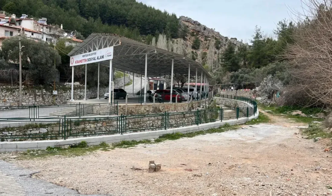 Muğla’nın Menteşe ilçesinde iftar vaktinde geleneksel Ramazan topunu ateşleme hazırlıkları