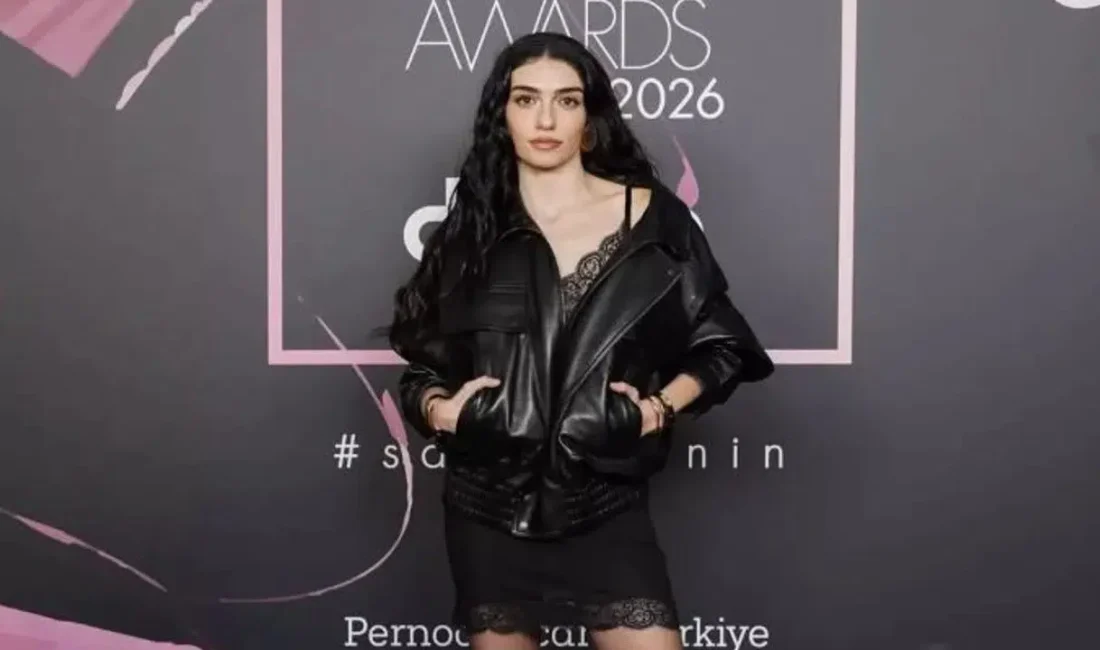 Magazin dünyasının yakından takip ettiği ünlü oyuncu Hazar Ergüçlü ile