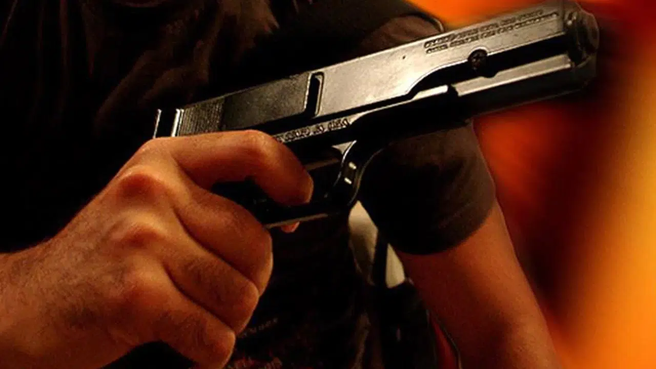 İzmir’in Urla ilçesinde ev tahliyesi meselesi yüzünden çıkan tartışmada kiracısını