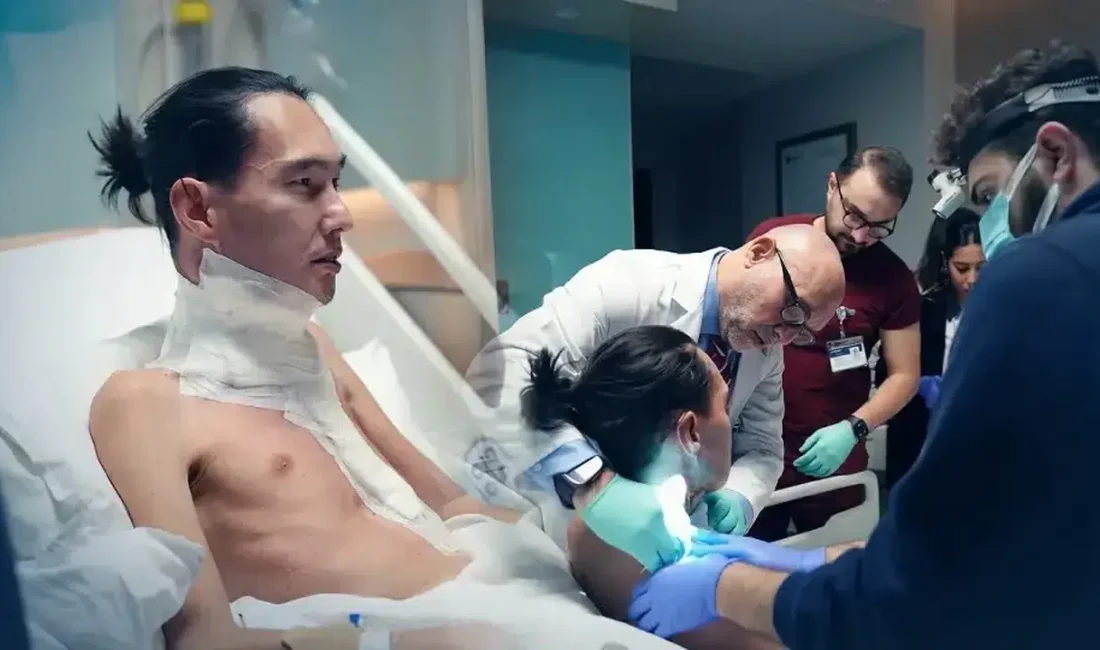 Boynunda taşıdığı 2 kilogram ağırlığındaki devasa tümör nedeniyle günlük hayatı