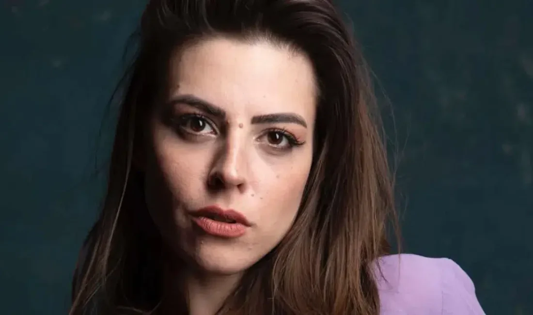 Veliaht dizisiyle ekranların yeni gözdesi haline gelen Naz Özgülüş, başarılı