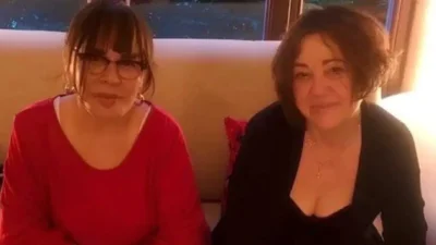 Türk müziğinin iki efsane ismi Sezen Aksu ve Nazan Öncel,