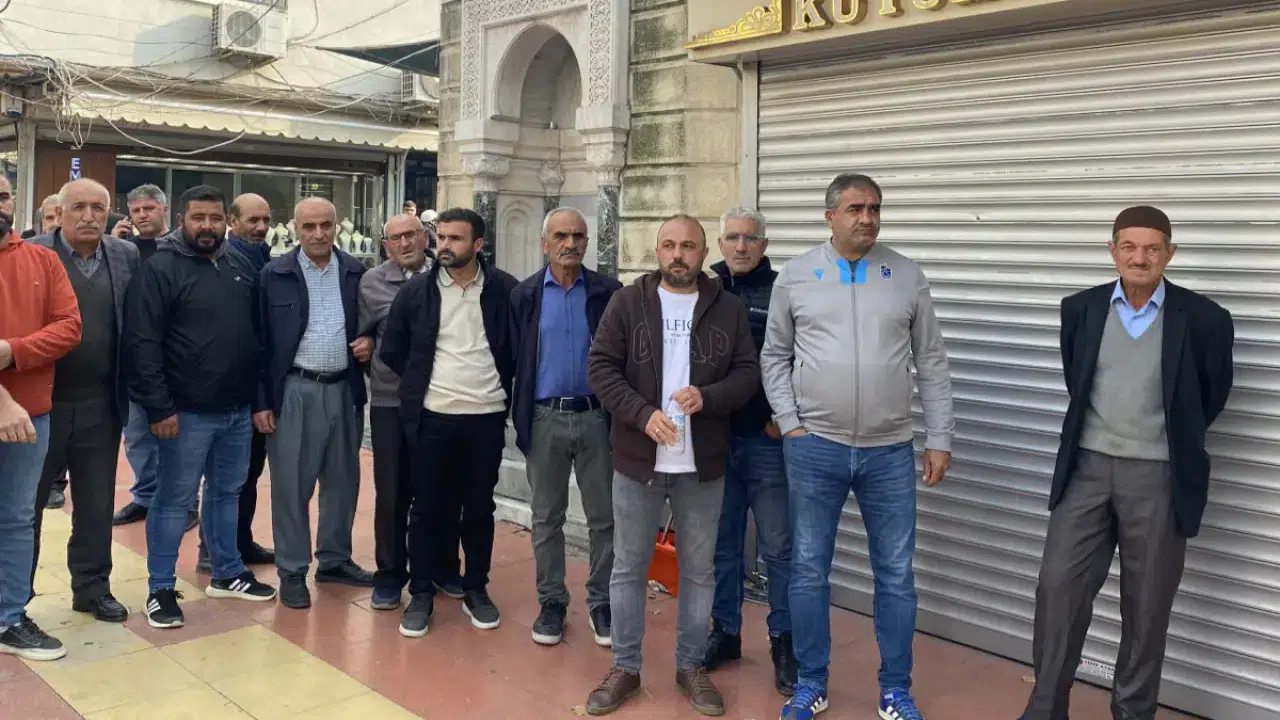 Manisa’da yüksek kâr vaadiyle yüzlerce vatandaşı ağına düşüren ve yaklaşık