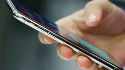 Google Play Store üzerinden indirilen bazı uygulamaların cihaz bataryasını hızla