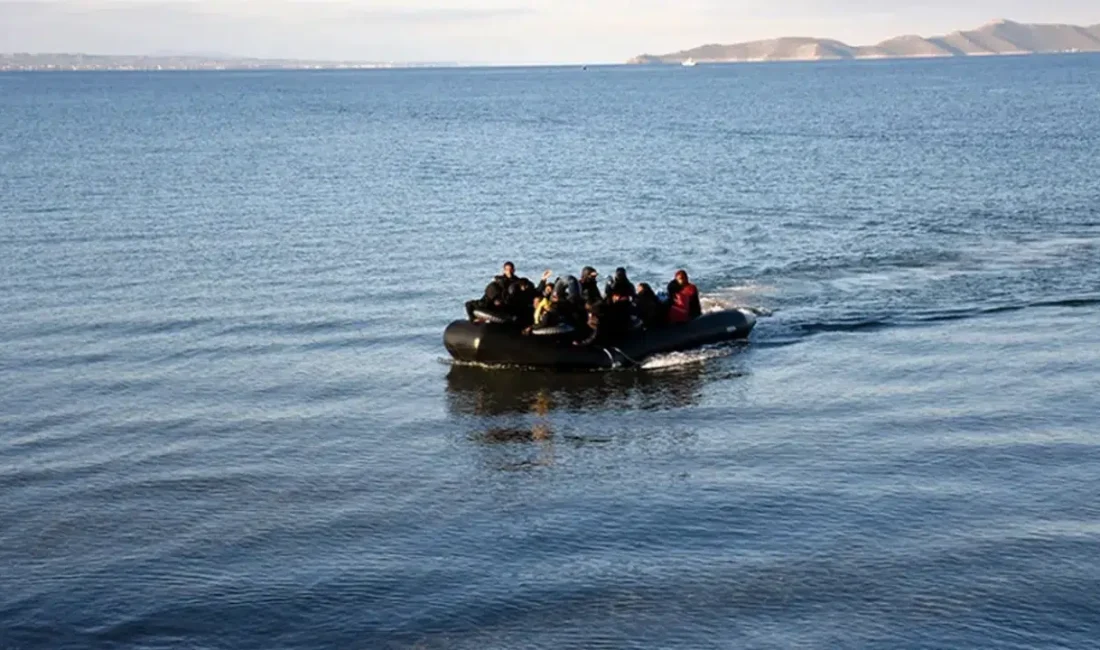Girit Adası açıklarında sürüklenen düzensiz göçmen botunda tam 22 kişi