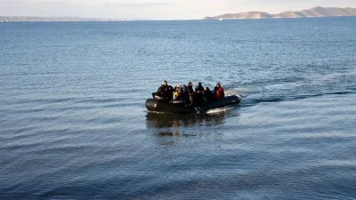 Girit Adası açıklarında sürüklenen düzensiz göçmen botunda tam 22 kişi