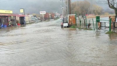İzmir’in doğa harikası noktalarından biri olan Ödemiş ilçesindeki Gölcük Gölü,