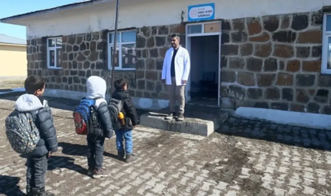 Muş’un Bulanık ilçesinde eğitim meşalesinin sönmemesi için büyük bir özveriyle