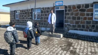 Muş’un Bulanık ilçesinde eğitim meşalesinin sönmemesi için büyük bir özveriyle