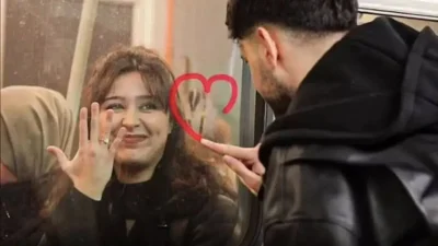 Sosyal medyada bir dönem fırtınalar estiren ve “nişanlıyım” diyerek çevredekilerle