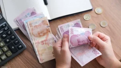 Türkiye’de milyonlarca çalışanı yakından ilgilendiren emeklilik şartları yeniden gündeme gelirken