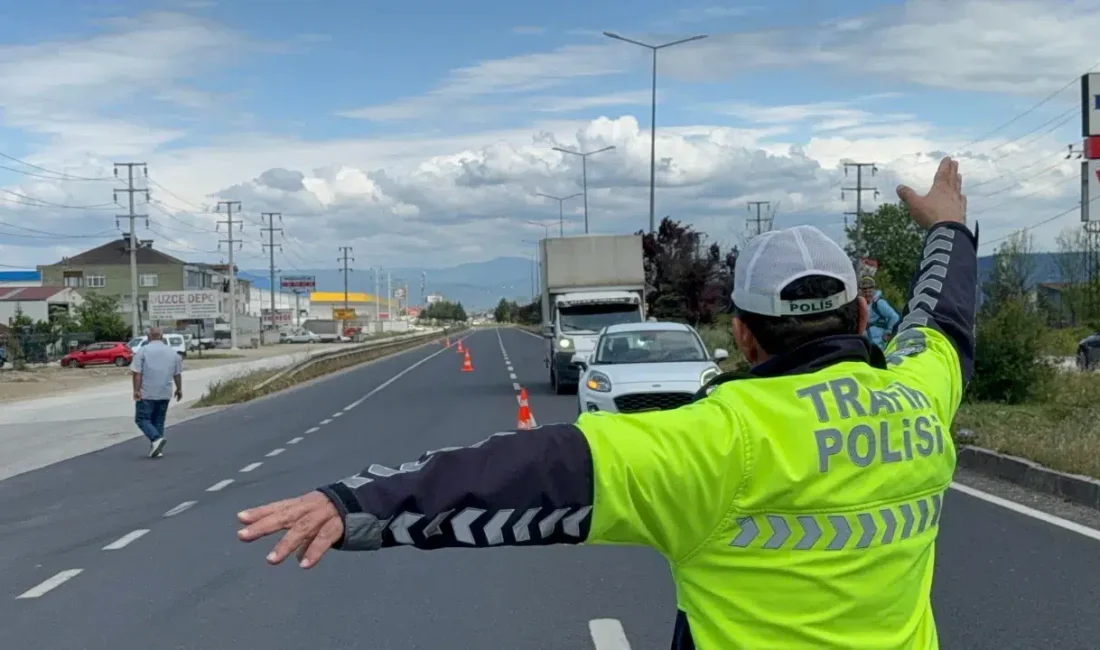 Düzce’de Ramazan Bayramı tatili boyunca yollarda kuş uçurtmayan polis ve