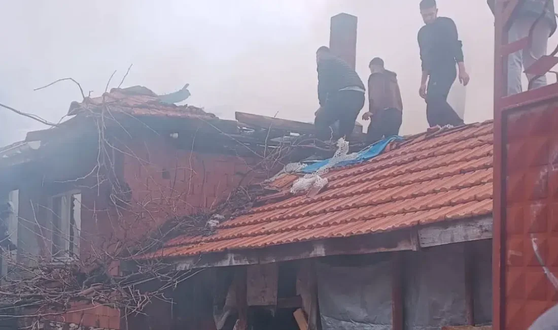 Kütahya’nın Tavşanlı ilçesine bağlı Eşen Köyü’nde meydana gelen feci yangında