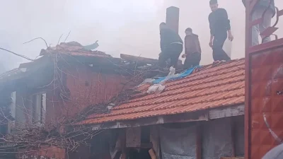 Kütahya’nın Tavşanlı ilçesine bağlı Eşen Köyü’nde meydana gelen feci yangında