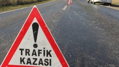 Çorum’un Alaca ilçesinde hafif ticari araç ile otomobilin çarpışması sonucu