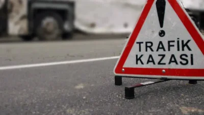 Afyonkarahisar’da kontrolden çıkan bir otomobilin şarampole devrilmesi sonucu meydana gelen