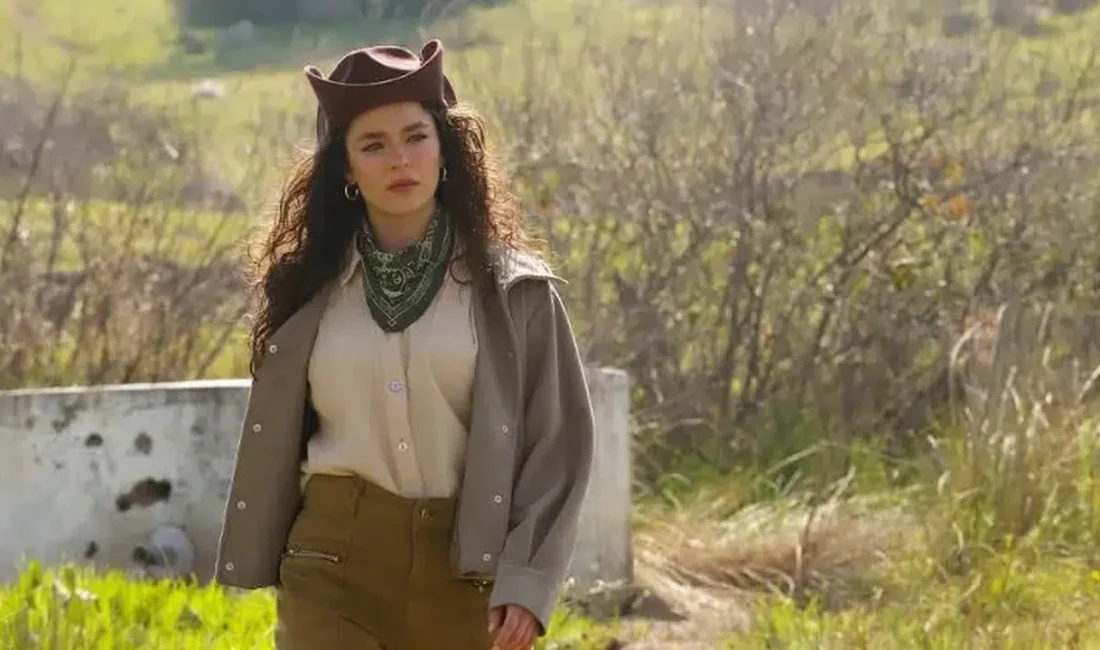 Cennetin Çocukları dizisinde hayat verdiği Zeynep karakteriyle tüm dikkatleri üzerine