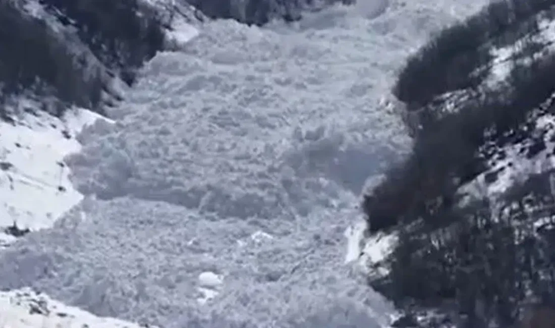 Şırnak’ın Uludere ve Beytüşşebap ilçelerinde etkili olan yoğun kar yağışı