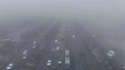 İstanbul’da sabahın ilk saatlerinden itibaren etkisini gösteren yoğun sis tabakası