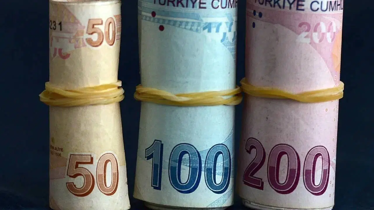 Küresel piyasalardaki hareketlilik ve yükselen tahvil faizleri Türkiye’deki mevduat hesaplarını