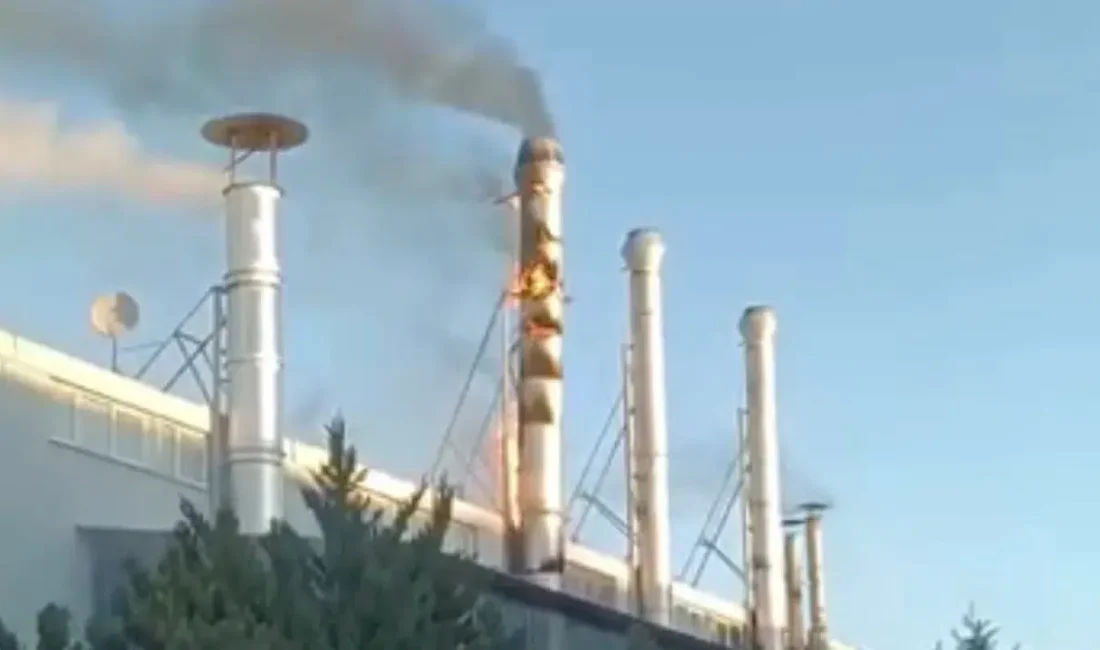 Bursa’da bir fabrikanın bacasında yükselen dumanlar kısa sürede çevrede paniğe