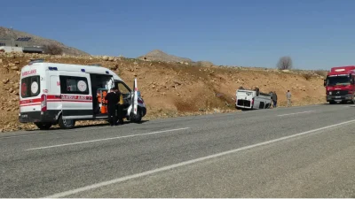 Batman’ın Gercüş ilçesinde seyir halindeki bir minibüsün sürücüsünün kontrolünden çıkarak