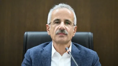 Ulaştırma ve Altyapı Bakanı Abdulkadir Uraloğlu, Türkiye’nin önde gelen havayolu