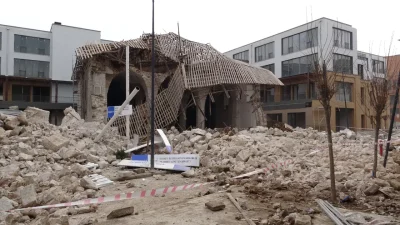 Malatya’nın Battalgazi ilçesinde restorasyon çalışmaları devam eden tarihi Çınar Camii’nin