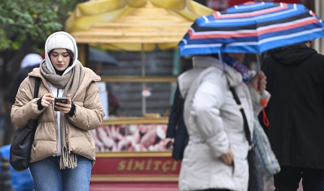Türkiye genelinde etkili olan kasvetli ve yağışlı hava dalgası bayram
