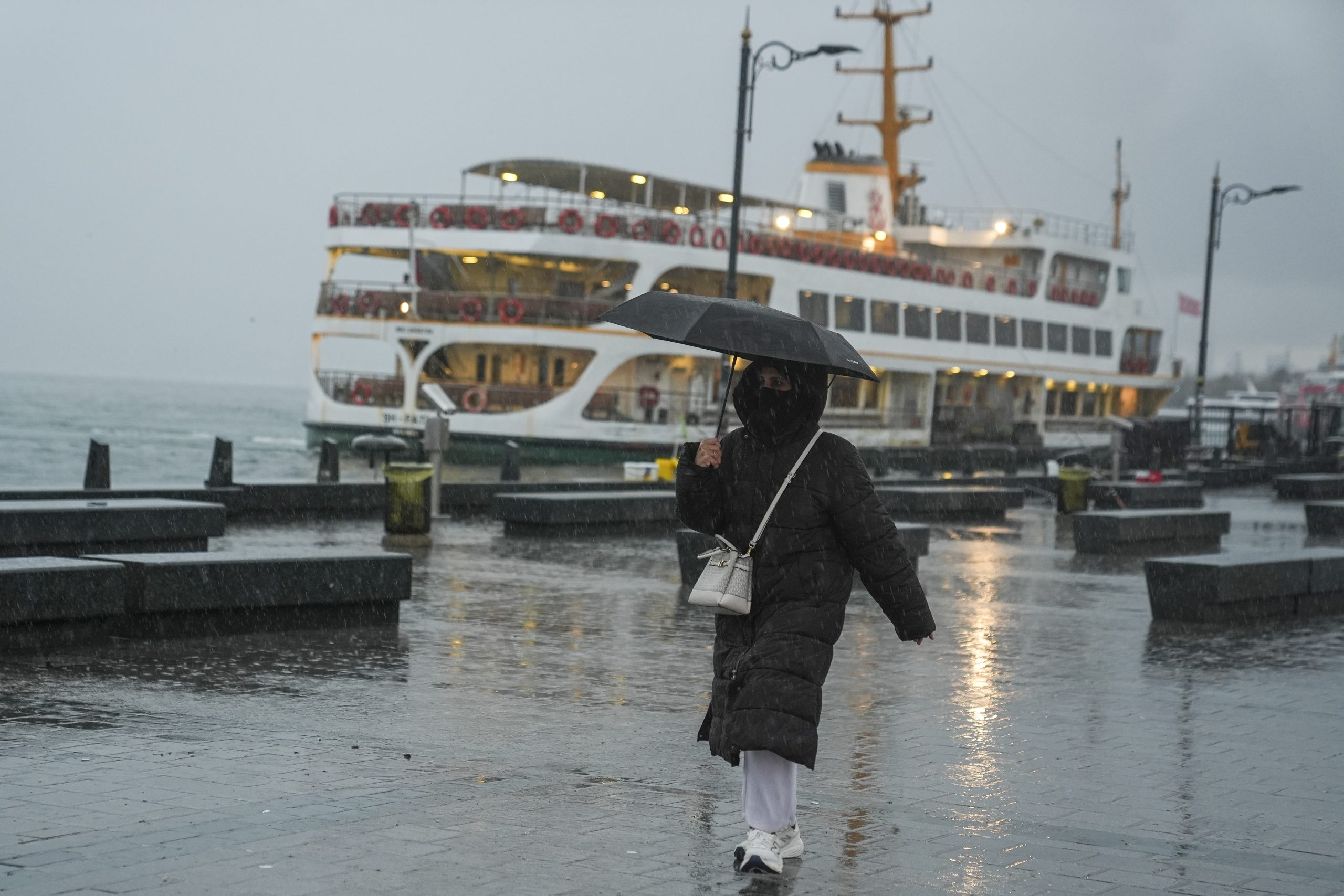 Marmara Bölgesi genelinde etkili olan güneşli günler yerini yağışlı bir
