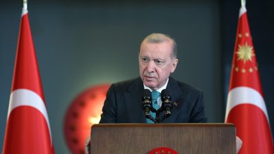 Cumhurbaşkanı Recep Tayyip Erdoğan, TBMM çatısı altında düzenlenen iftar programında