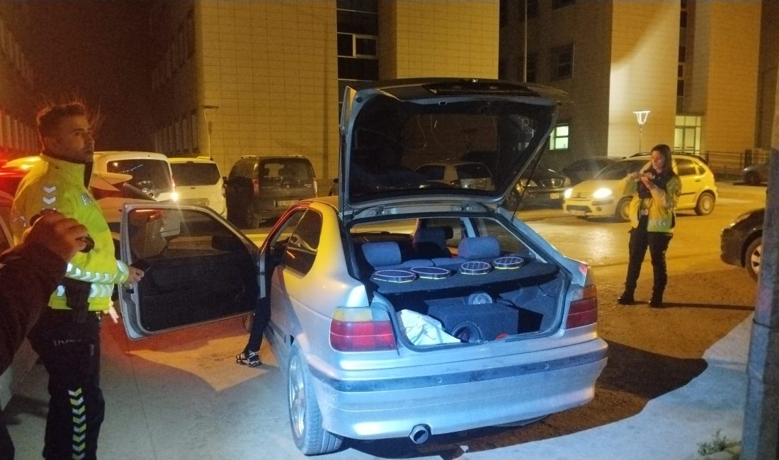 Bursa’nın İnegöl ilçesinde hastane bahçesini adeta konser alanına çeviren sürücü,