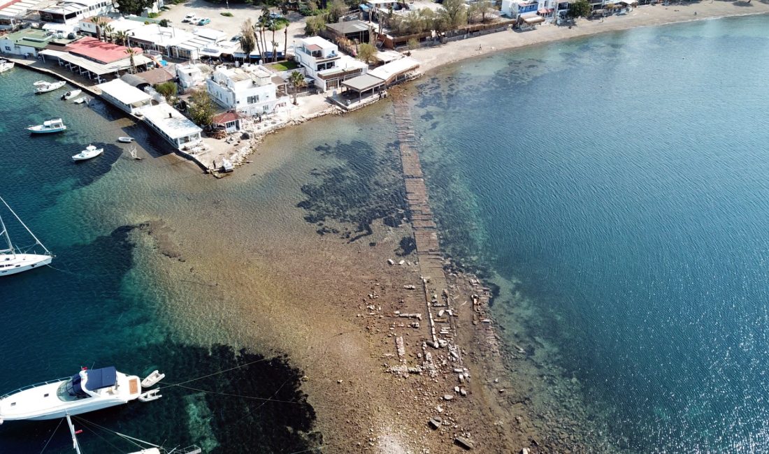 Muğla’nın Bodrum ilçesinde yaşanan doğa olayı izleyenleri hayrete düşürürken suların